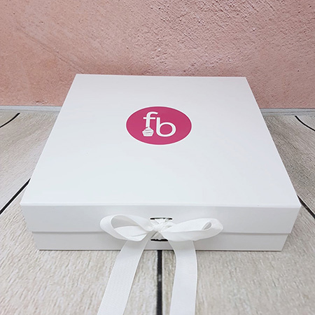 Family Bakery cupcake box